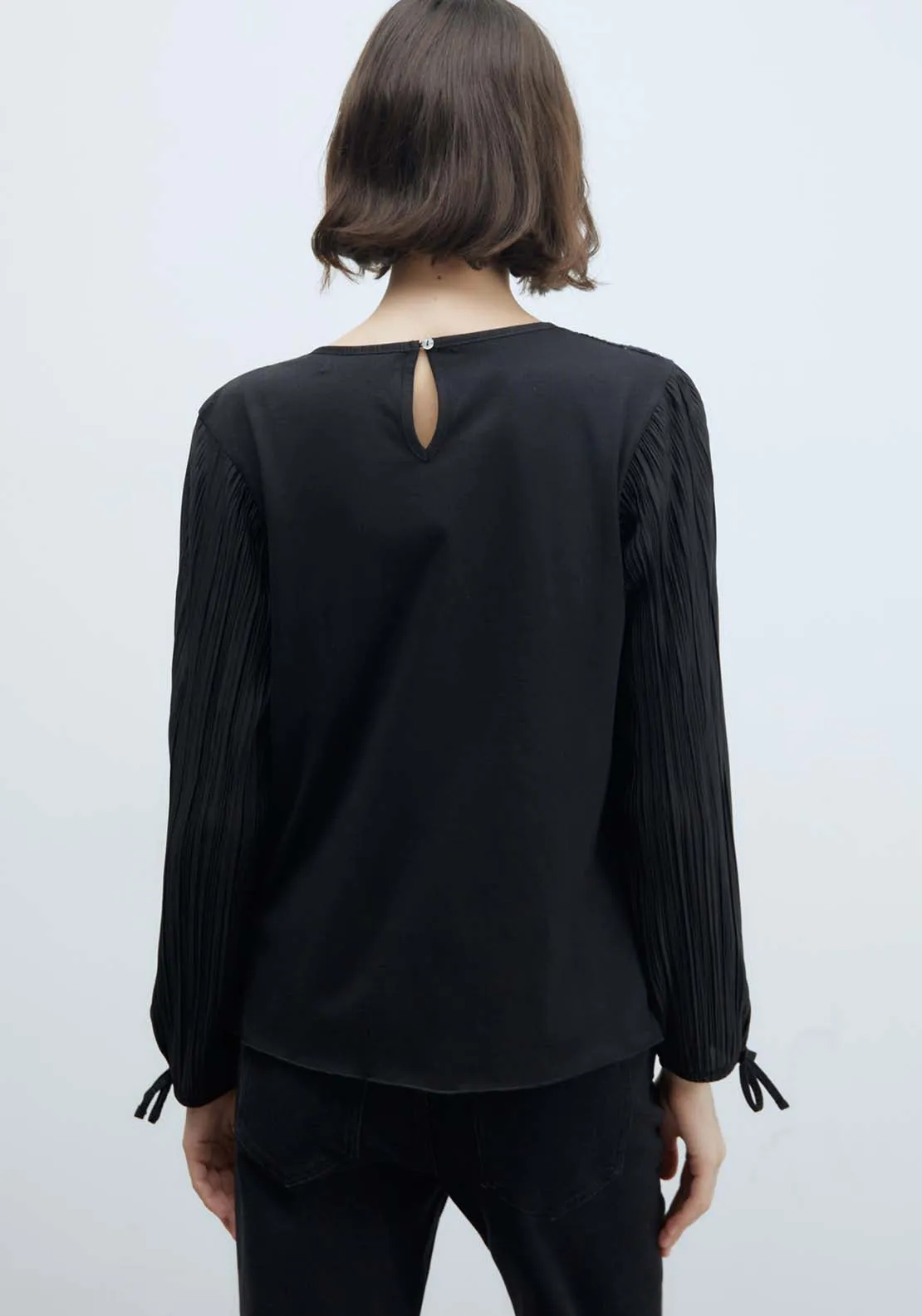 Pleated Romantic Long-Sleeved Top - Black